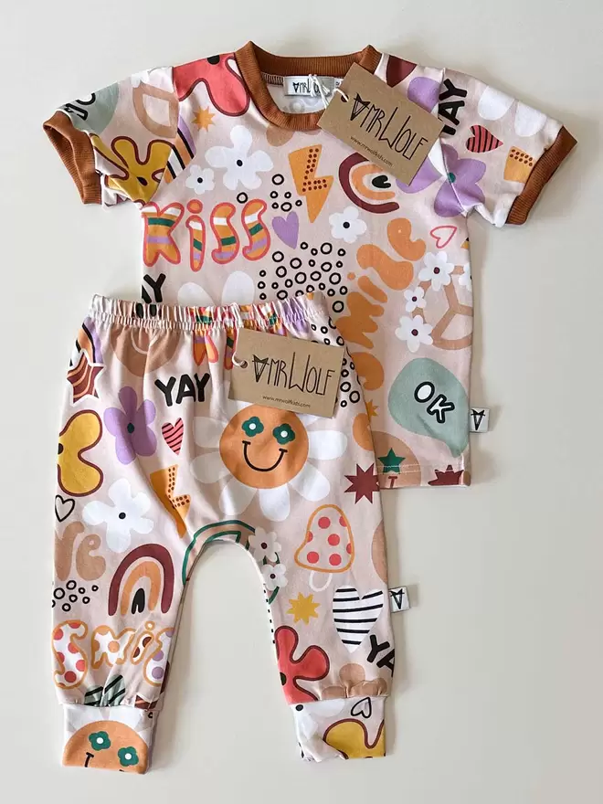 Hippy short sleeve T-shirt for babies and toddlers