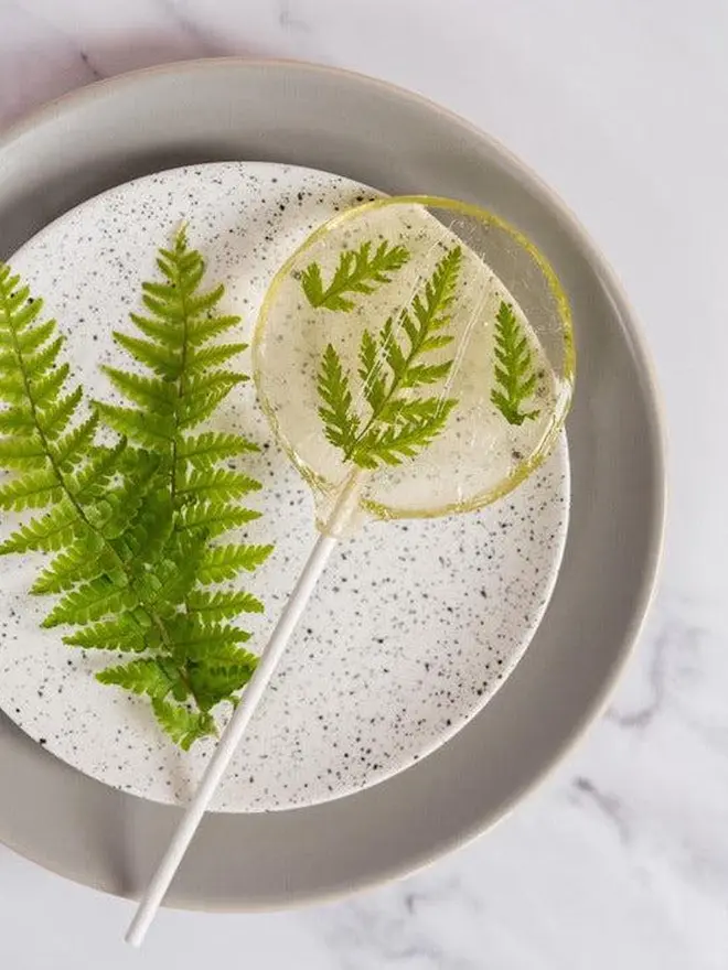 Large Leaf Lollipops (Pack Of 5)