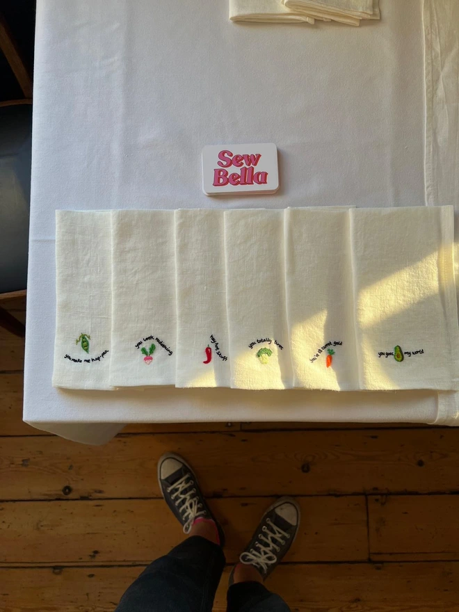 Complimentary Veggies Embroidered Slogan Napkins