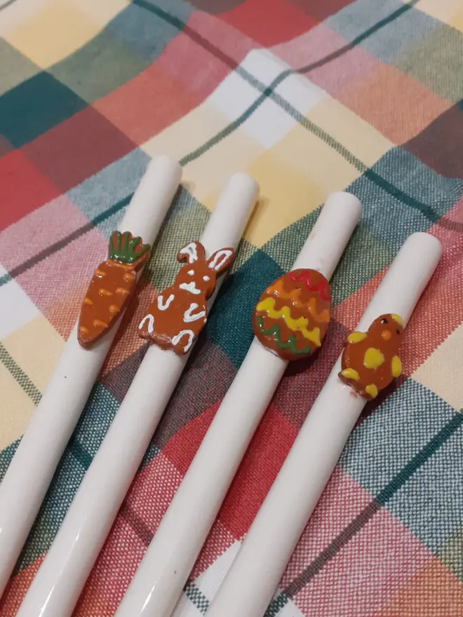 Four Easter Gingerbread ceramic drinking straws