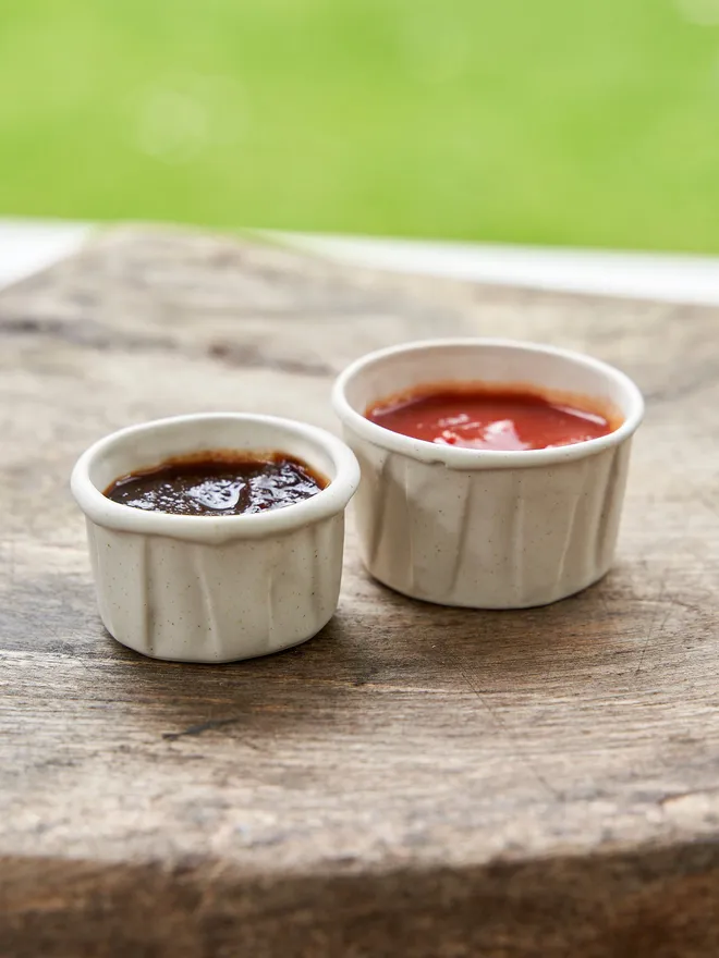 Medium ceramic sauce pots 