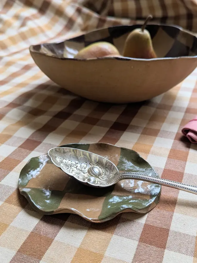 Check Wavy Spoon Rest