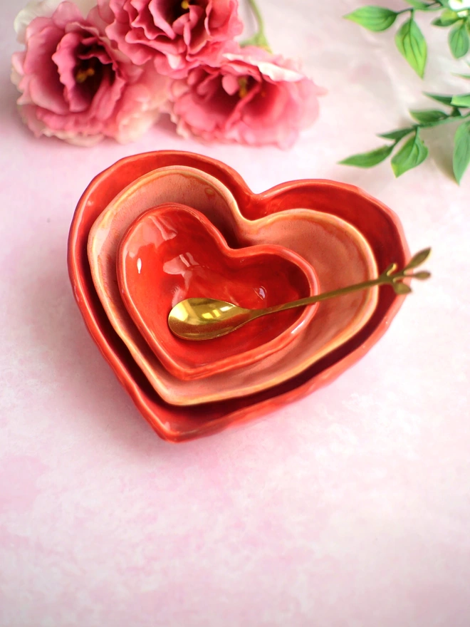 heart bowls, nesting bowls, heart nesting bowls, Jenny Hopps Pottery, pink heart bowls