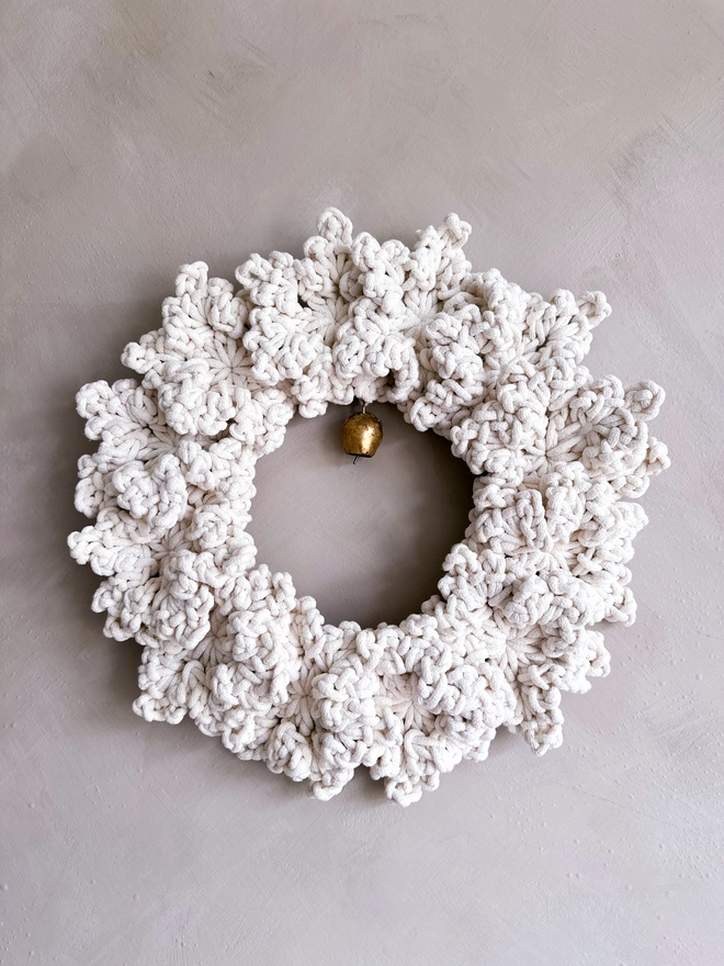 White Christmas Snowflake Wreath