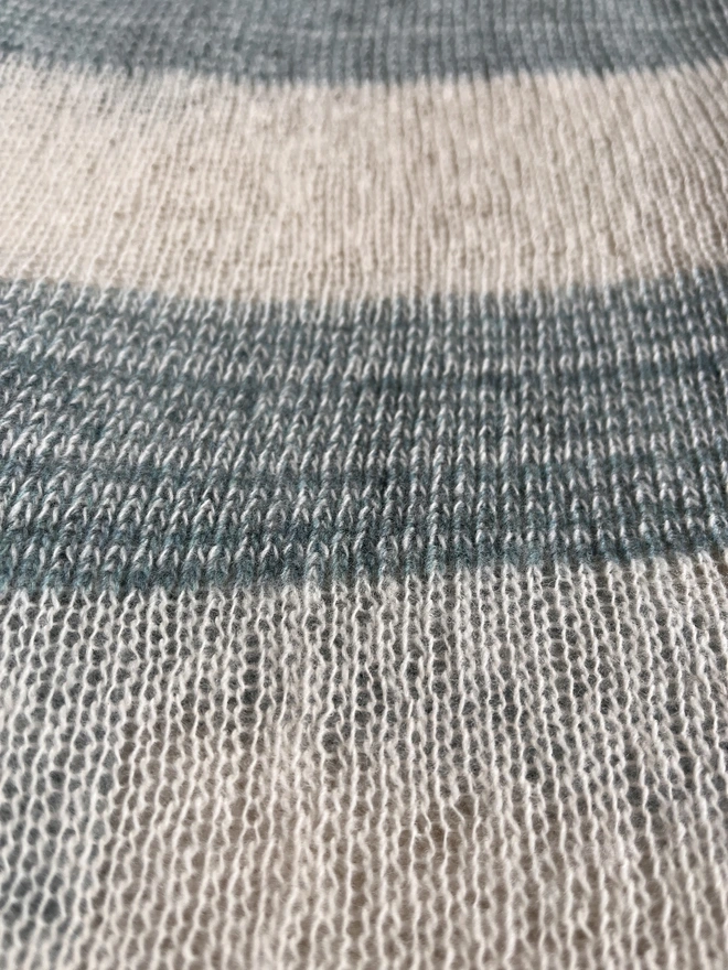 Green ecru knit detail