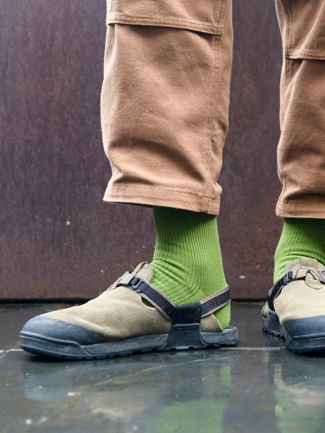 Green organic fine rib socks 