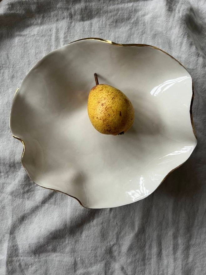 porcelain pedestal bowl