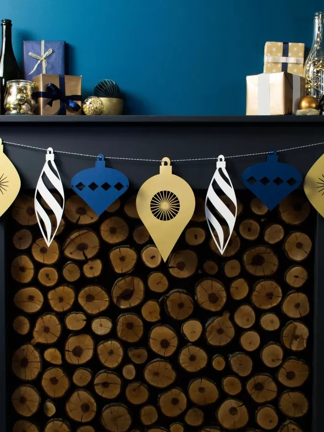 Blue, White and Gold Christmas Baubles Mantel Garland 