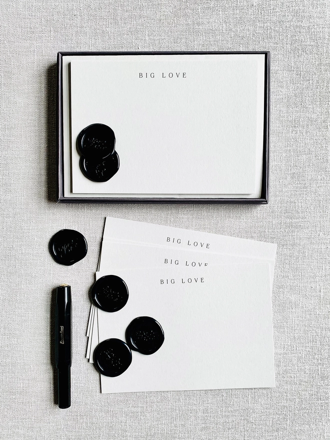 Big_love_pale_grey_notecard_set_01