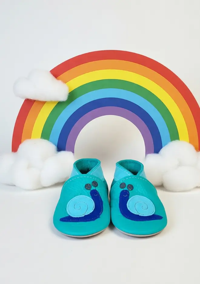 inch blue snail shoe