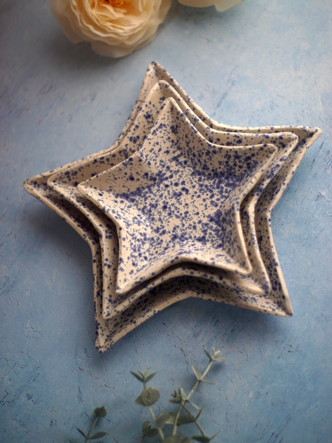 star nesting plates, blue speckle star plates, splatterware plates, Jenny Hopps Pottery, Ceramic gift