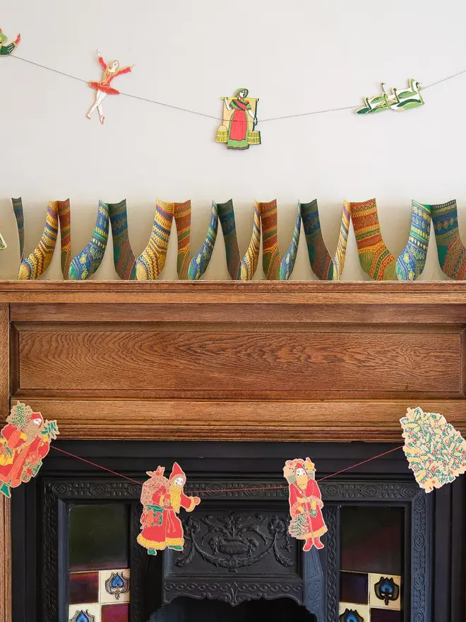 christmas stockings concertina garland