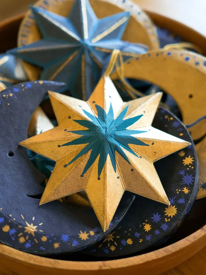 Golden Star Screen-Printed Board Decoration (Set Of 6)