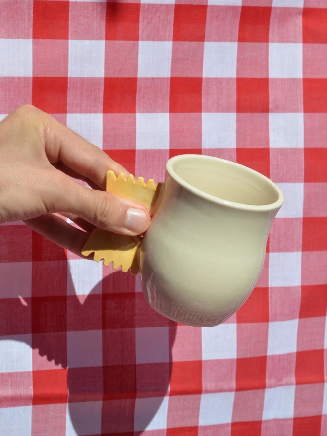 Farfalle pasta mug - hourglass