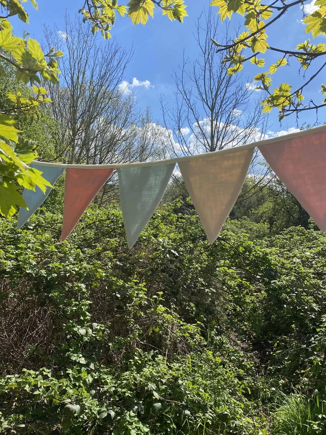Outdoor fabric bunting made from 100% linen