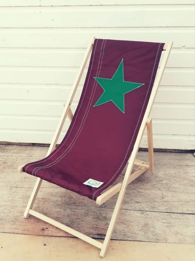 tan star deckchair