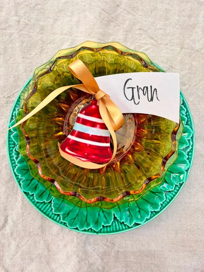 A bell shaped place setting with a tag for Gran