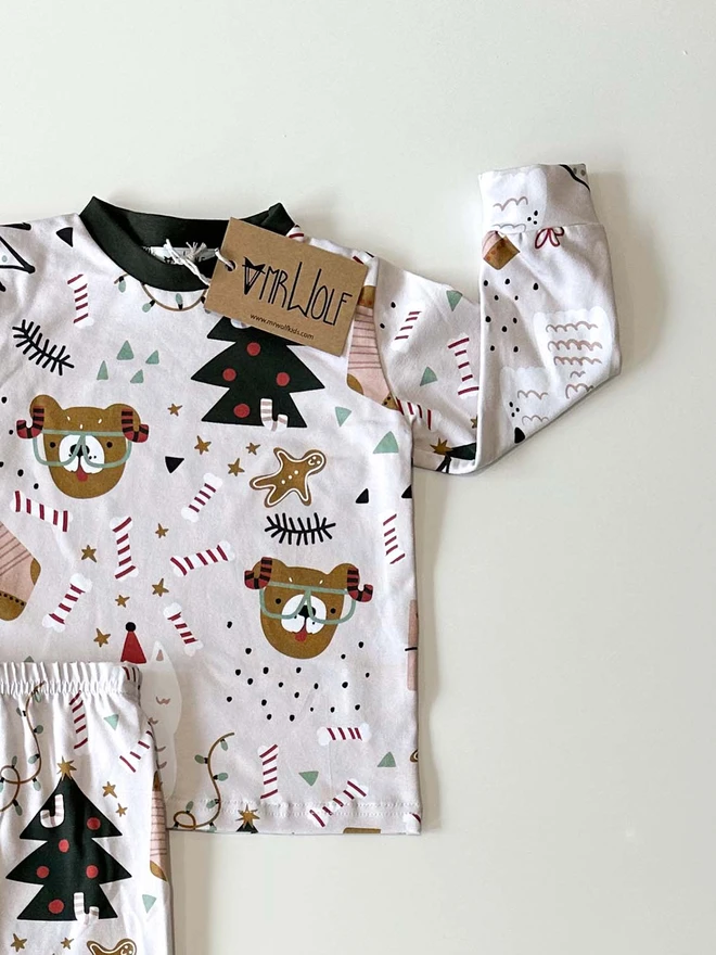 Baby and toddler lounge set in a cute Christmas dogs print