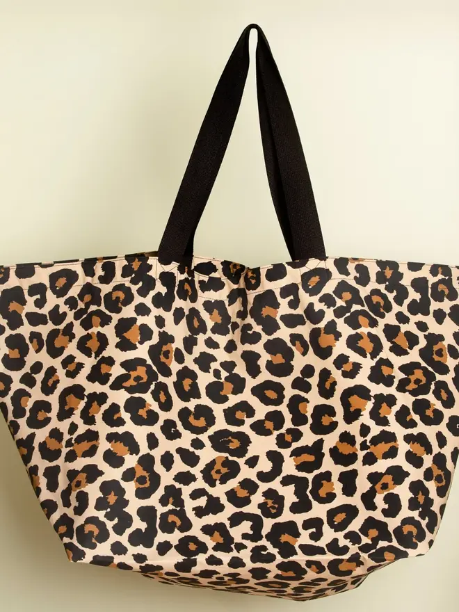 Classic Leopard Contents Oversized Tote Bag