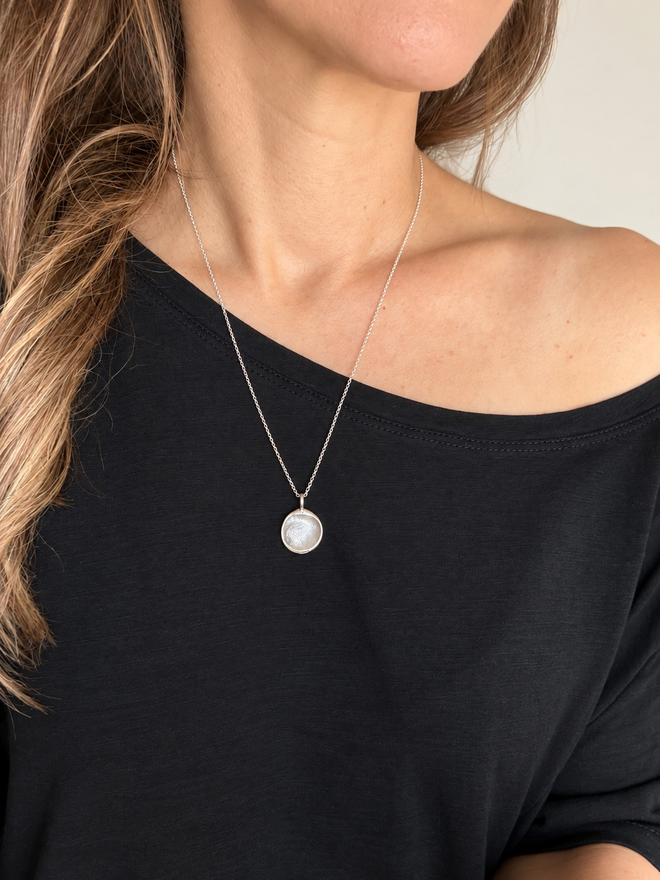 Make a recycled sterling silver or gold fingerprint necklace of your special someone. Using our at home fingerprint pendant kits, you can capture the memory of your parents, children and everyone in between. They make unique gifts if you are looking for something bespoke that hold everlasting memories. Made by Celina C Jewellery, a small business in the UK, find on Holly and Co.