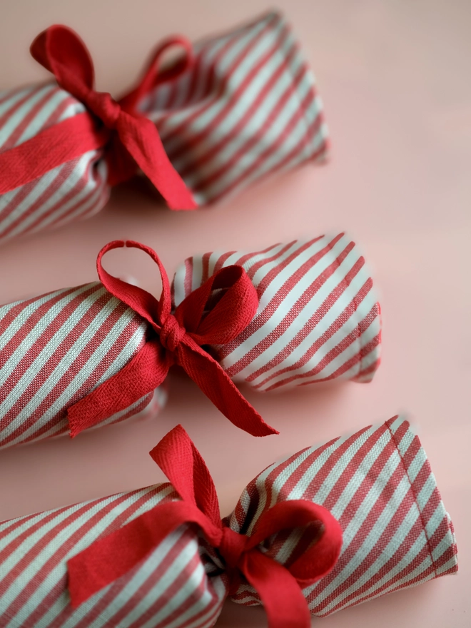 candy cane linen crackers