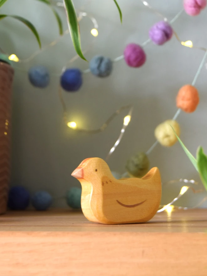  Wooden Sitting Hen Toy 