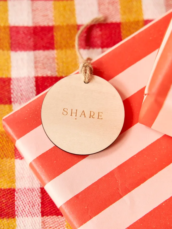 Simple Reusable Gift Tag. A selection of Christmas gift tags.