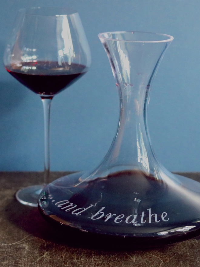 and breathe etched wine decanter