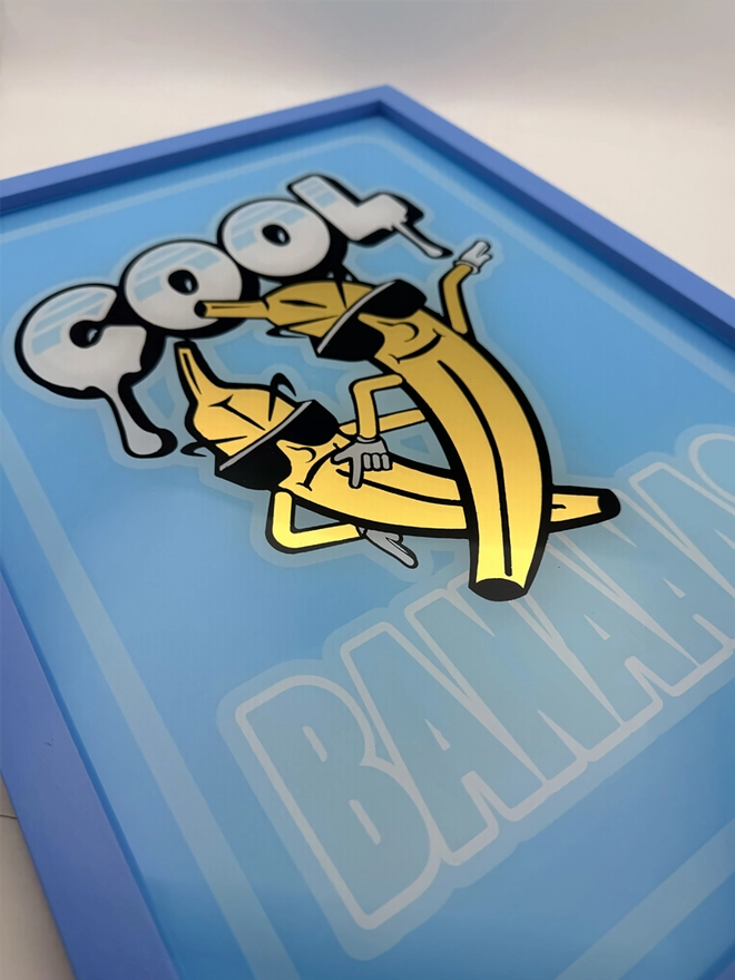 'Cool Bananas' Gold Leaf Glass Artwork, close-up. 