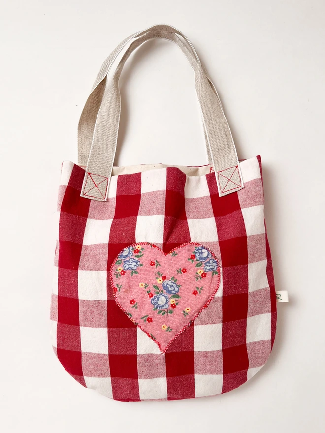 Gingham bag for kids with fabric heart