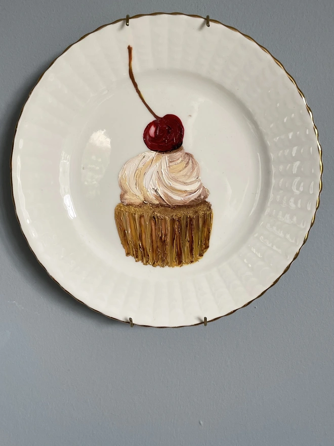cup cake painting on plate