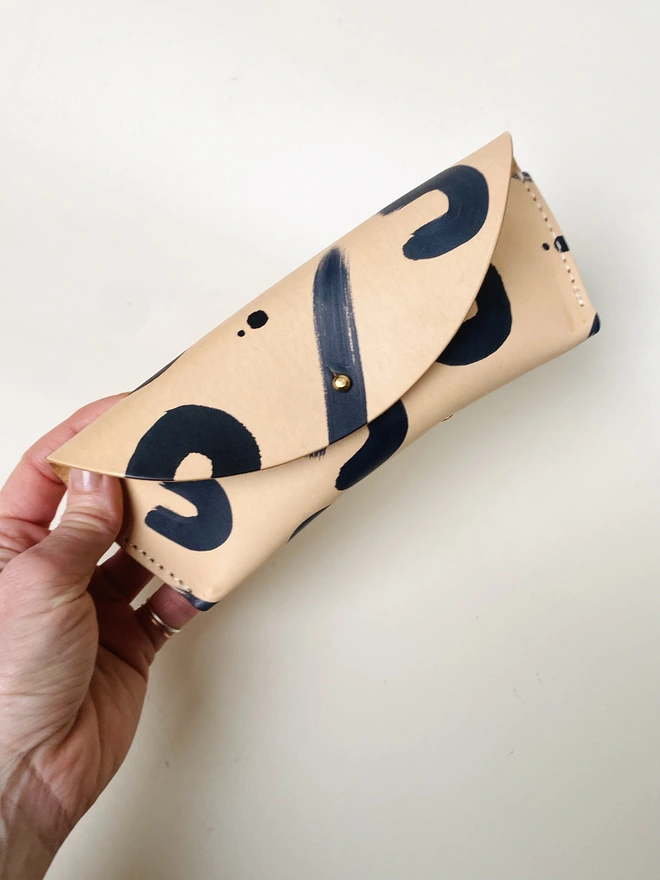 Leopard leather sun glasses case 