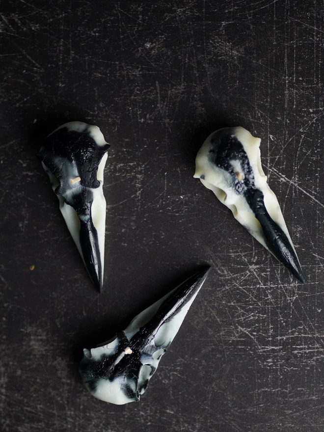 The Crow Skull Candle