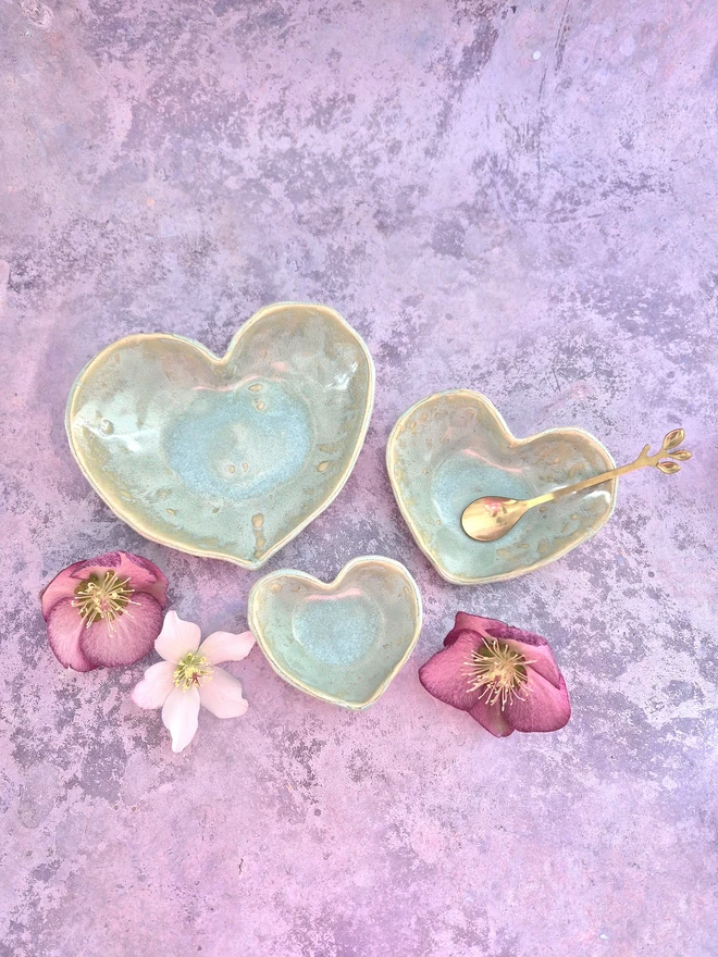 Set of heart bowls, heart nesting bowls, ceramic heart bowls, gift her her, gift for friends, gift for mum, gift for wife, Jenny Hopps Pottery