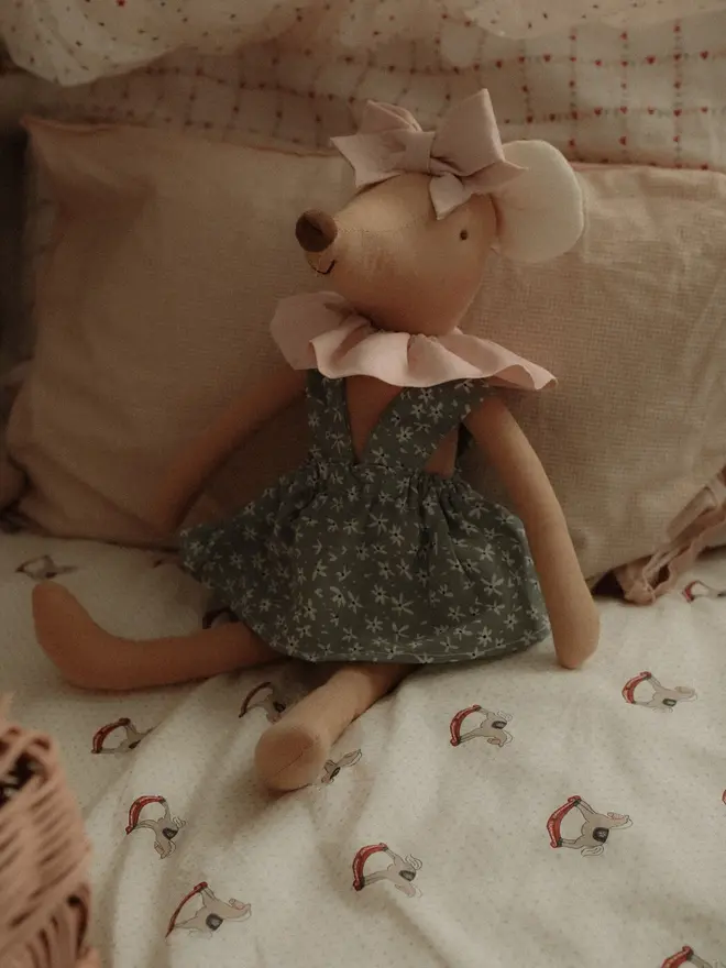 Ballet-inspired mouse doll with bow and soft cotton body 