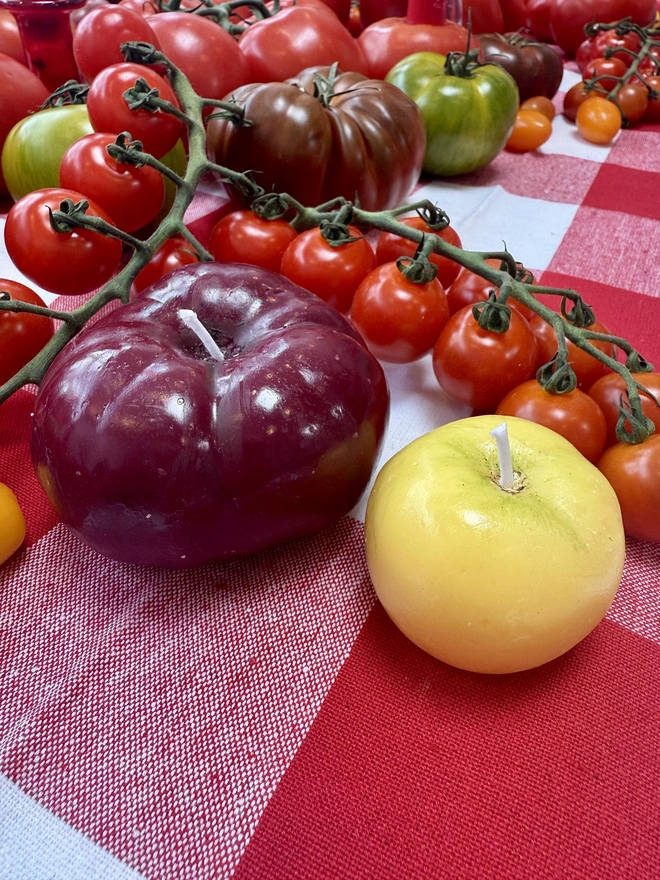 Tomato candle