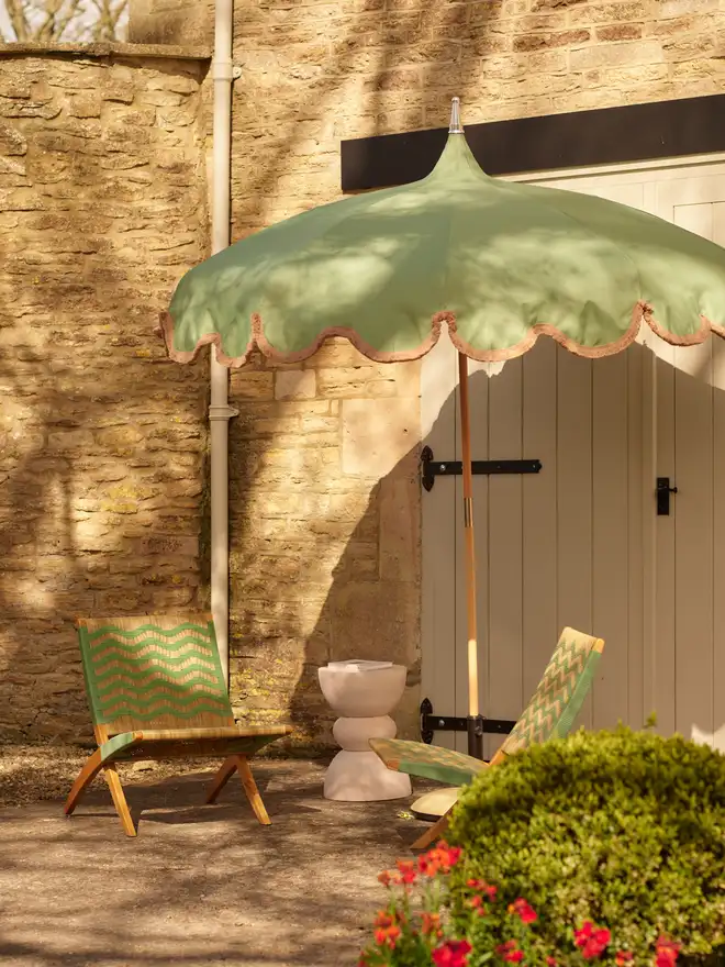 Mineral green lounge chair set up
