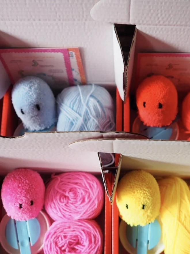 Ghost Pom Pom DIY Kit 