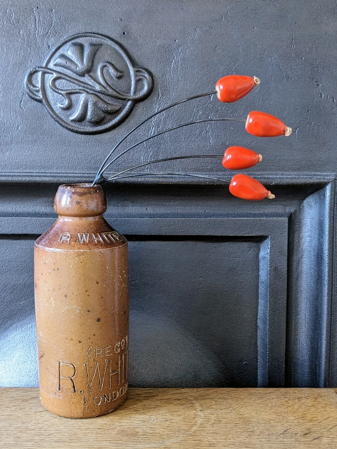 Ceramic rosehip flowers