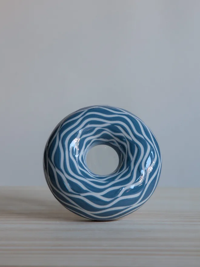 Avocado Planter Blue & White Waves