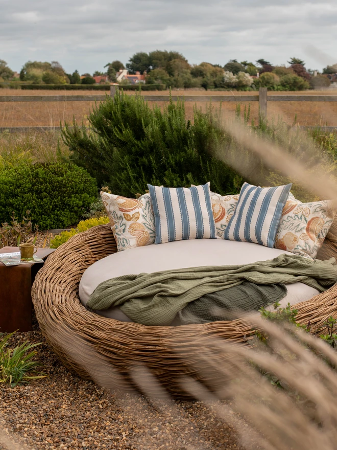Large willow woven day bed