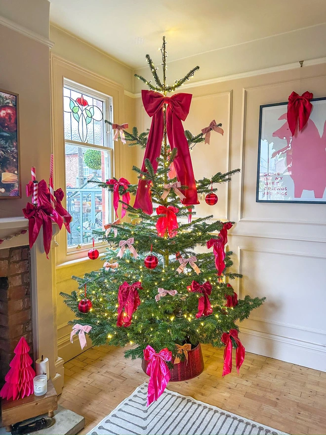 hot pink velvet bow decoration