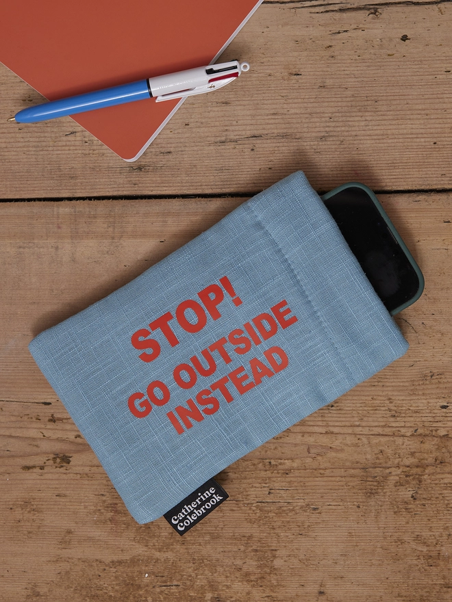 CATHERINE COLEBROOK GO OUTSIDE PHONE COVE
