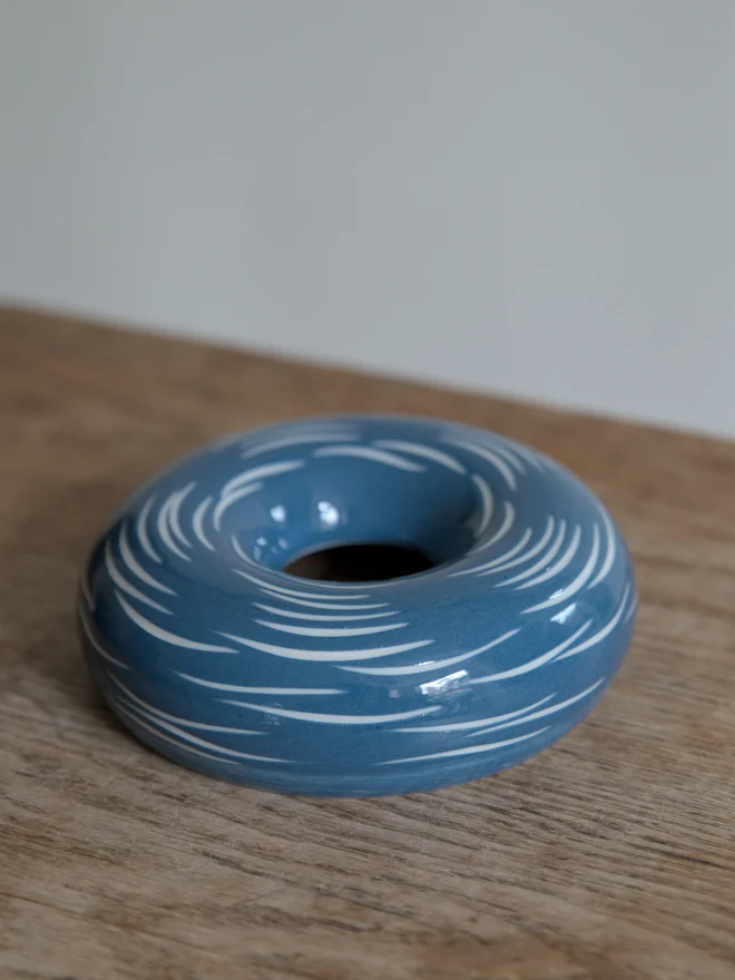 Avocado Planter Blue & White Dashes