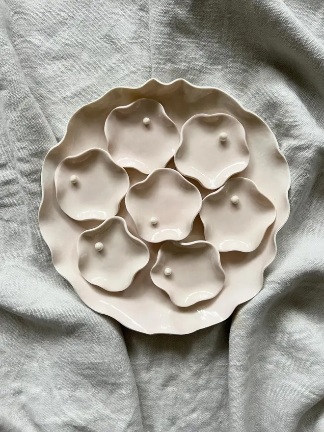 porcelain wave pearl dish