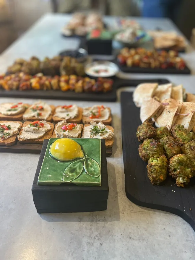 Buffet with Yakisugi boards and lemon ceramic top pot