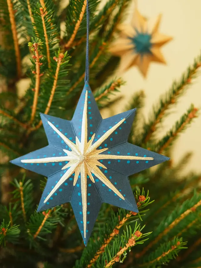 Twinkling Star Screen-Printed Board Decoration (Set Of 6)