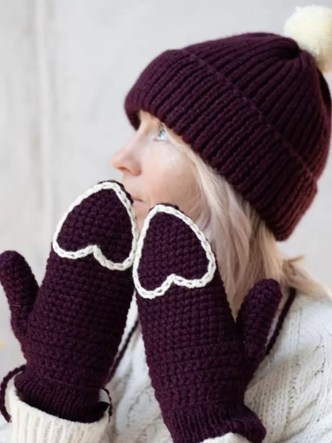 EKA Heart Tipped Mittens for adults.
