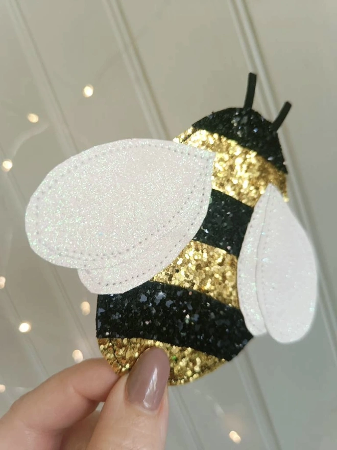 Personalised Glitter Bee Birthday Badge. 