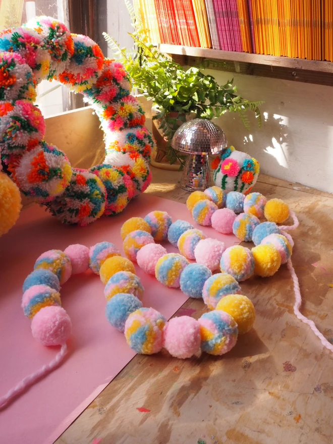 Super Chunky Pom Pom Garland kit
